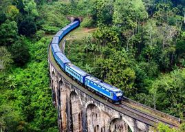 Au départ de Nice : Balade en train historique et villages des Alpes