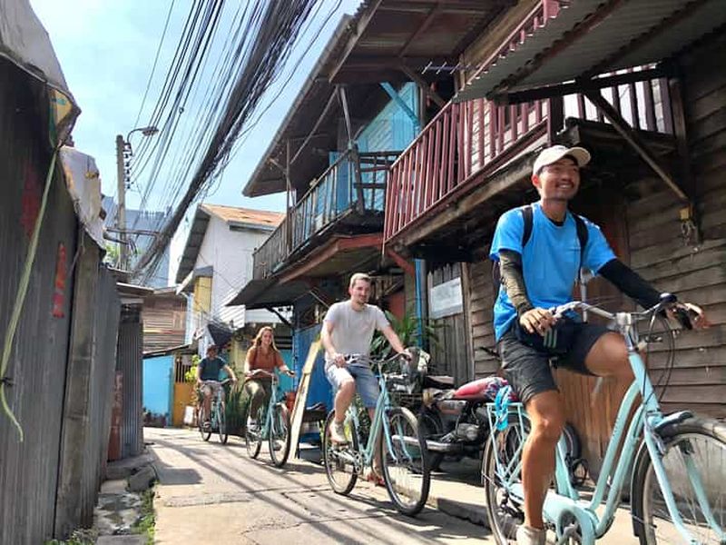 Bangkok : visite guidée à vélo des temples, des canaux et de la vie locale