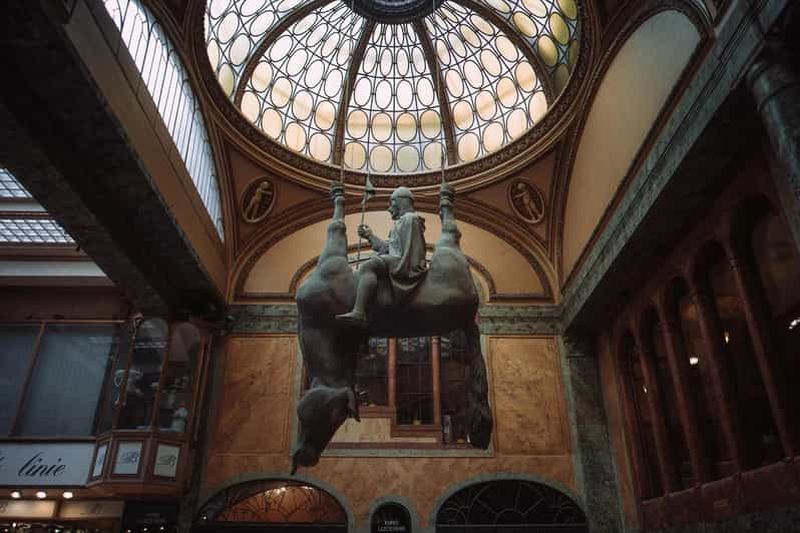 Prague : sur les traces de David Černý, visite guidée du street art