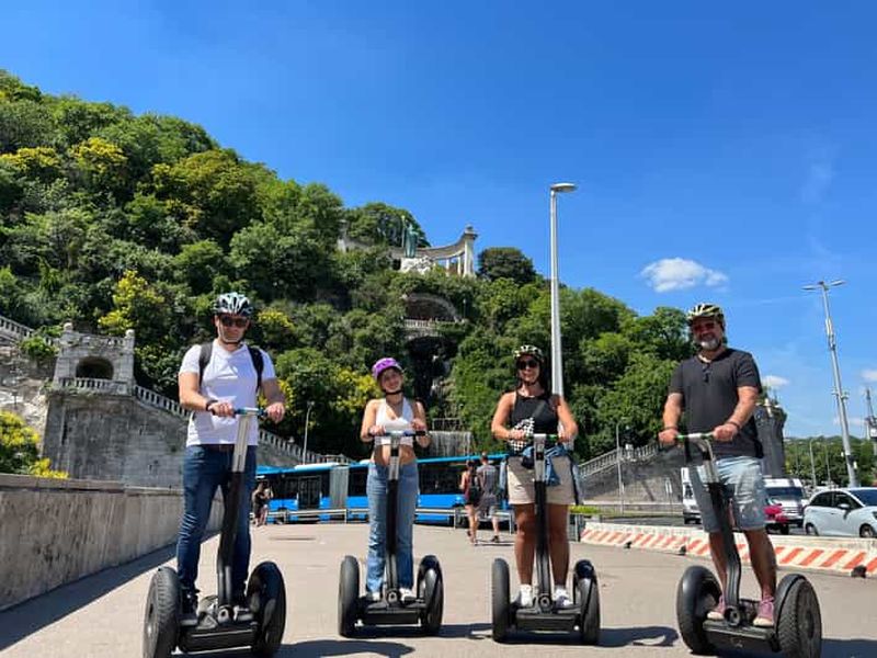1,5 heure/ Place des Héros - Visites en Segway