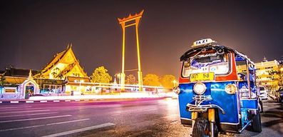 Bangkok : aventure en tuk-tuk, Chinatown, gastronomie Michelin et temples