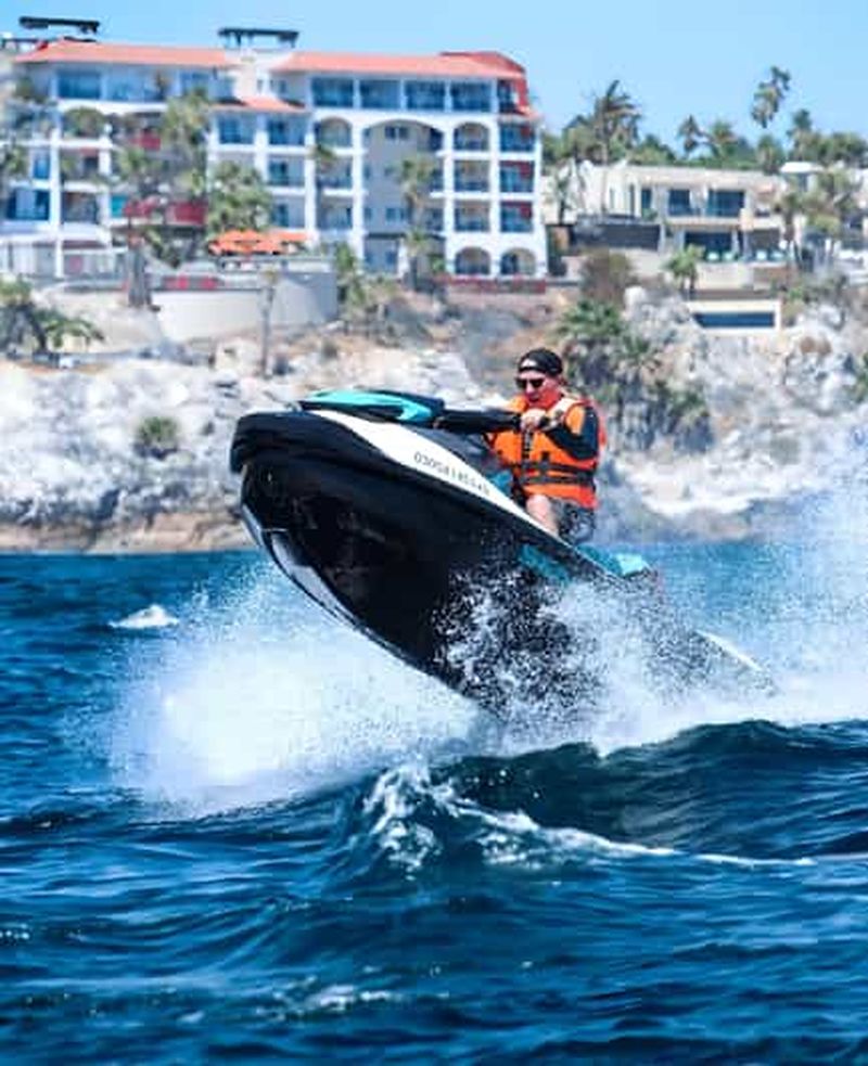 Cannes : Aventure en jet ski avec moniteur en option