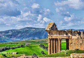 Au départ de Tunis : visite d'une jounée privée à Uthina et Dougga