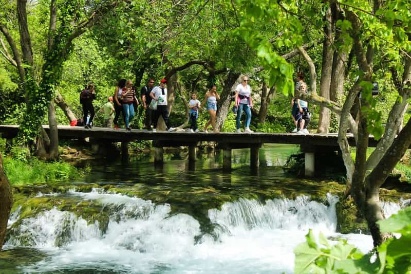 Split : Chutes d'eau de Krka avec croisière en bateau, vin et huile d'olive
