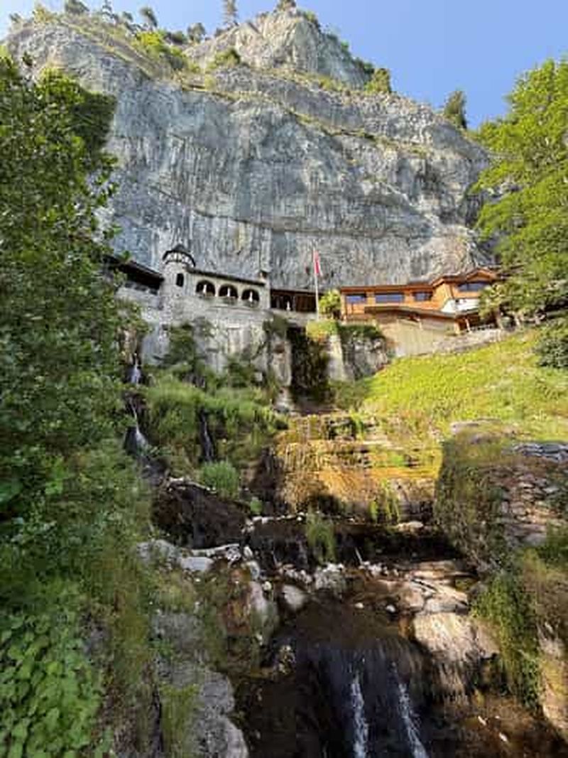 Interlaken : visite des grottes de Saint-Beatus avec prise en charge à l'hôtel