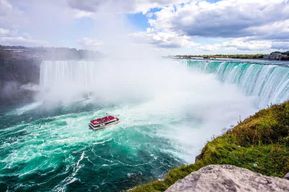 Depuis Toronto : visite d'une journée aux chutes du Niagara avec croisière en option