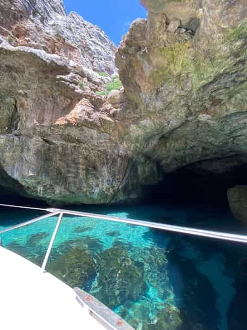 Trapani : Tour en bateau de l'île de Marettimo et des grottes marines avec déjeuner