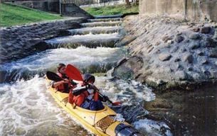 Vilnius : excursion privée de 2 heures en canoë sur la rivière Vilnele