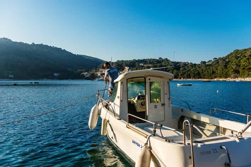 Mljet : visite privée en bateau de la grotte d'Ulysse depuis Saplunara