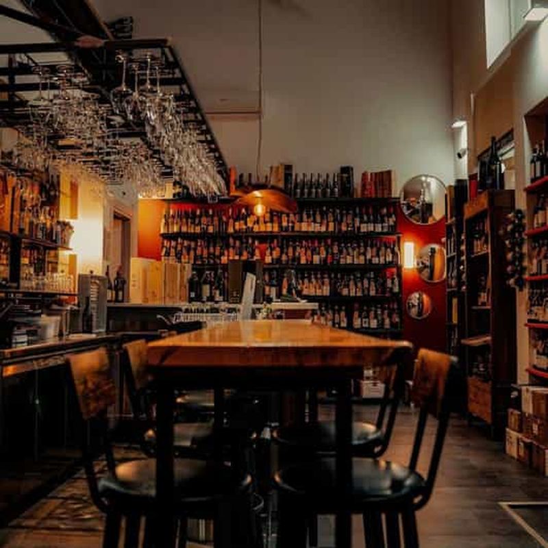 ENOTECA VENARIA : degustazione vini e cibo locale