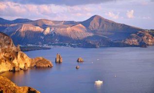 Depuis Milazzo : Excursion d'une journée à Lipari et Vulcano