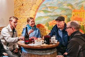 Au départ de Lyon : Dégustation de vins du Beaujolais aux Pierres d'Or