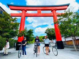 Kyoto : visite en vélo électrique du sanctuaire de Fushimi Inari et du temple de Tofukuji