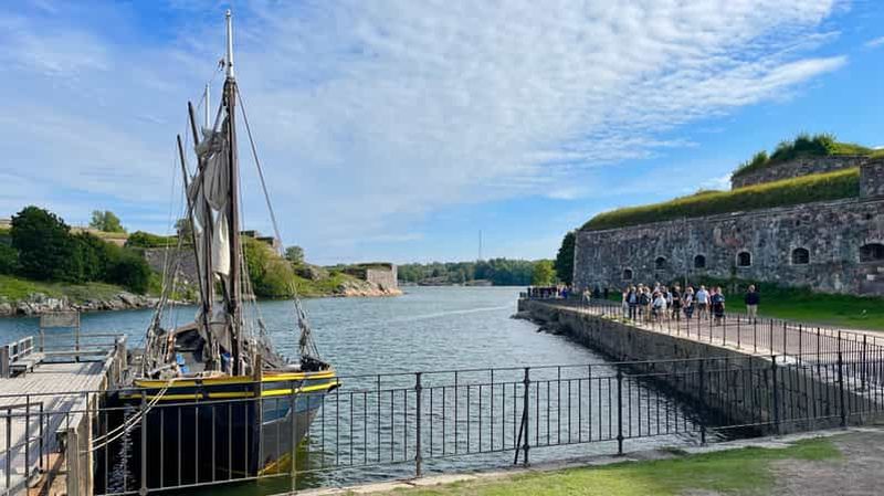 Visite de Suomenlinna en français avec Doro