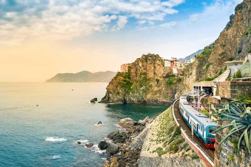 Cinque Terre Express : train entre La Spezia et Riomaggiore