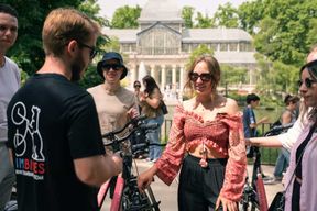 Madrid : 3 heures. Visite guidée à vélo des temps forts avec tapas en option