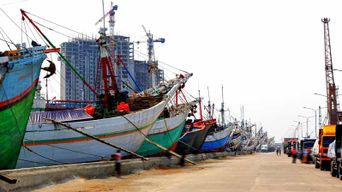 Jakarta : Monument national, mosquée et vieille ville