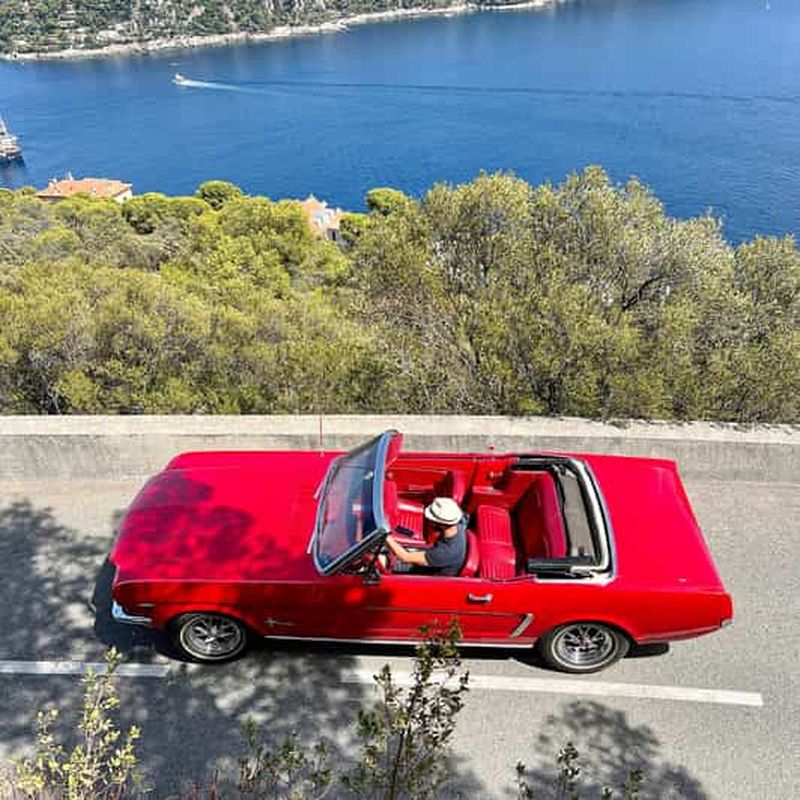 Circuit touristique sur la Côte d'Azur dans une Ford Mustang décapotable