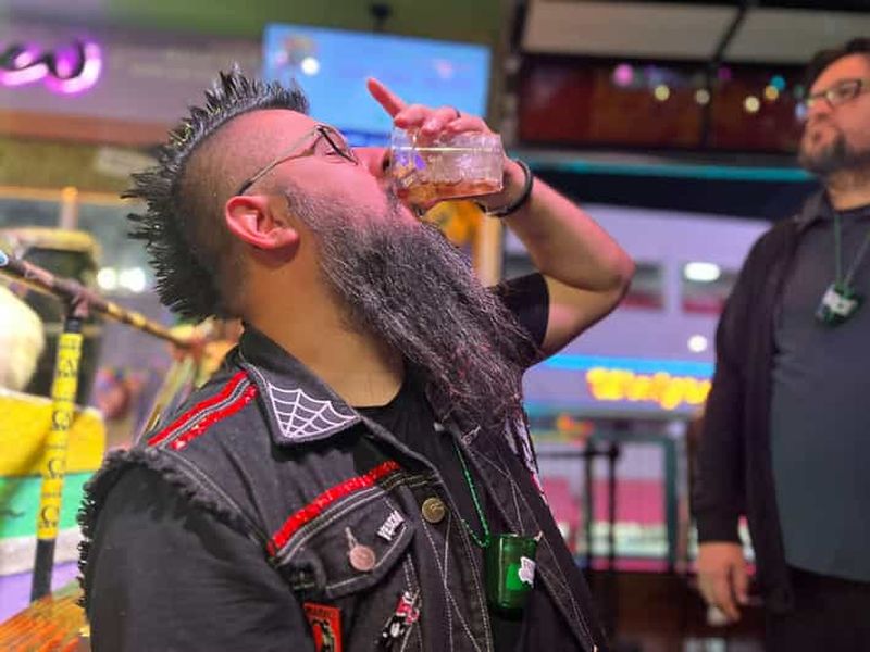 Las Vegas Fremont Street Bar Crawl (option d'ajout de bus de fête)