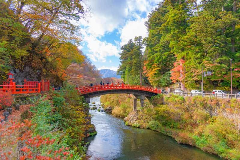 Nikko : les chutes de Kegon, le lac Chuzenji et le temple Toshogu