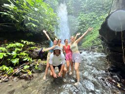 Lombok : cascades de Benang Kelambu et Stokel, culture et plage
