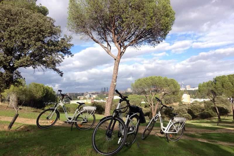 Visite à vélo électrique des rives de la rivière et de la Casa de Campo à Madrid