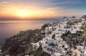 Santorin : Croisière romantique au coucher du soleil sur la Caldera avec dîner