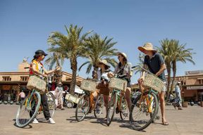 Marrakech : visite culturelle à vélo avec pâtisseries et thé