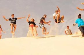 Sal Rei, plage de Santa Monica, grottes, dunes et épave