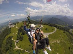 Salzbourg comme un aigle : parapente en tandem depuis Gaisberg