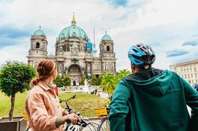 Berlin : Visite guidée à vélo des curiosités et des points forts avec un guide local