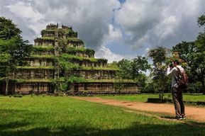 Au départ de Siem Reap : Visite des temples de Koh Ker et de Beng Mealea