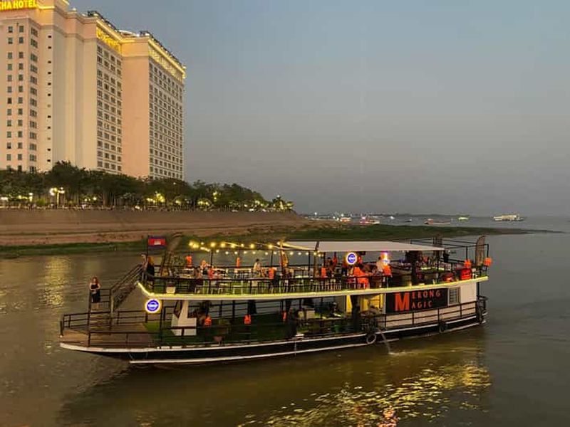 Billet Phnom Penh : Croisière au coucher du soleil avec bières illimitées et buffet barbecue