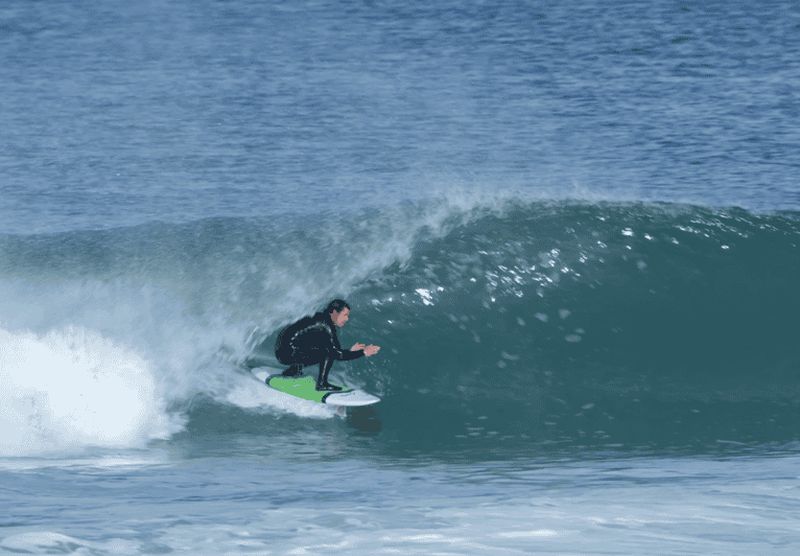Nazaré : encadrement et cours de surf pour tous les niveaux