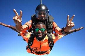 Skydive Algarve : Saut en parachute en tandem à 10 000 pieds (jusqu'à 15 000 pieds)