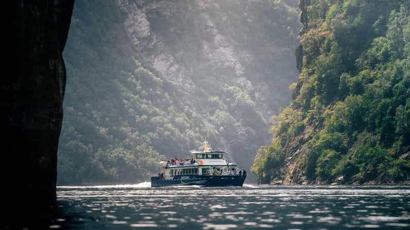 Geiranger : excursion en bateau pour découvrir le fjord et les cascades