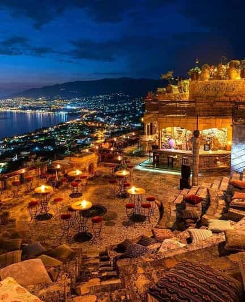 Vieille ville de Kalamata et Kastraki : histoire, coucher de soleil et saveurs locales