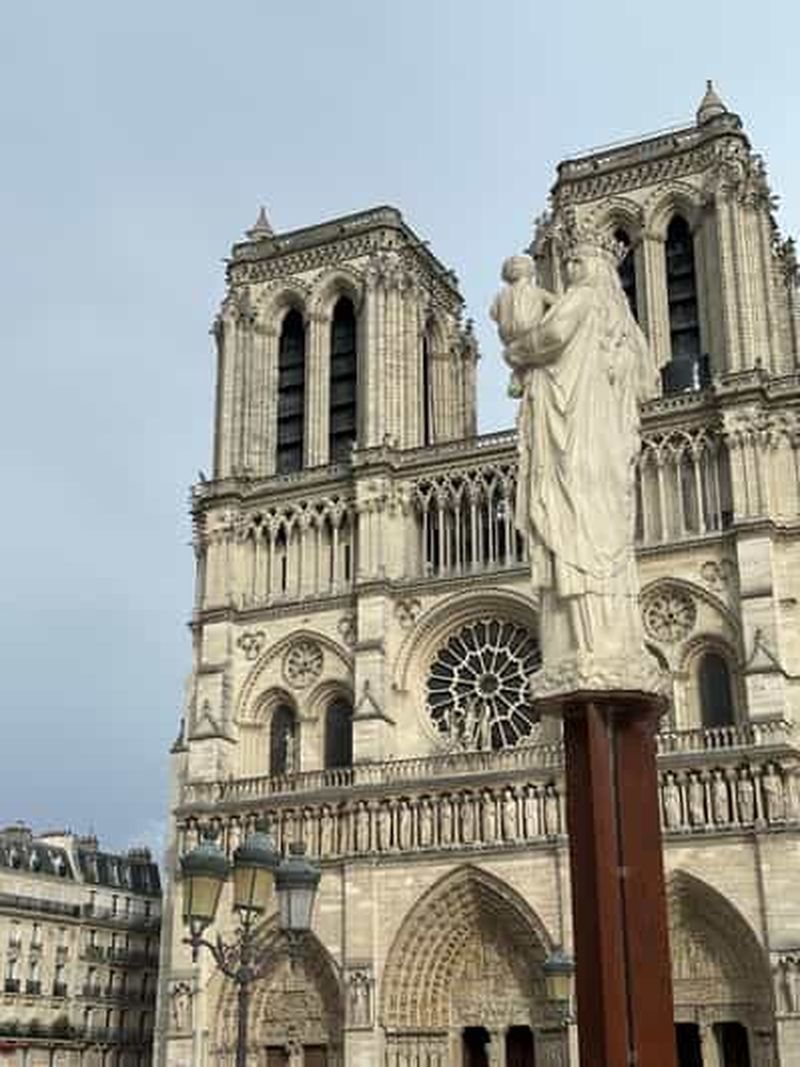 De Notre-Dame au Louvre : Île de la Cité, Pont Neuf et promenade sur le thème des vols
