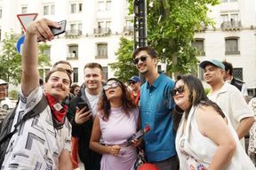 Tbilissi : visite à pied en soirée avec option vin et tour en bateau