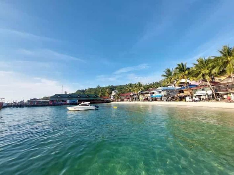 Sihanoukville : billet de ferry pour l'île de Koh Rong (aller-retour)