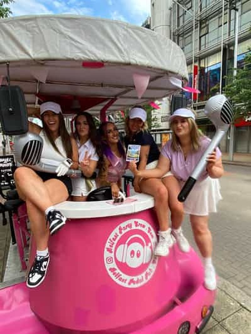 Belfast : tour de pub golf de 2 heures en vélo de fête