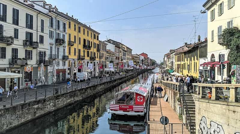 Milan : aperitivo sur le canal du district de Navigli