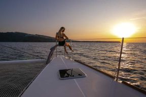 Santorin : croisière de luxe en catamaran avec repas et open bar