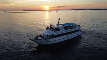 Pula : Croisière au Coucher du Soleil et Dauphins à Brijuni avec Dîner et Boissons