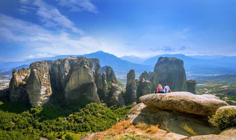 Athènes : Excursion d'une journée complète à Meteora avec un guide de la région et un déjeuner grec
