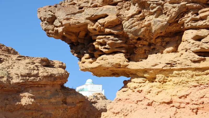 La saline et Sidi Bou le Marabout