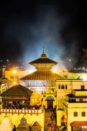 Pashupatinath sacré : Aarati, rites de crémation et stupa de Boudha