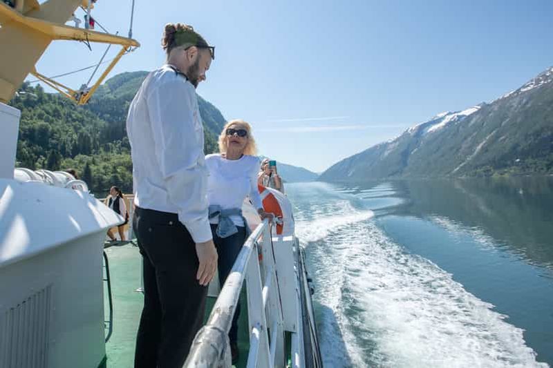 Au départ de Balestrand : Excursion guidée dans les fjords et les glaciers du Fjærland