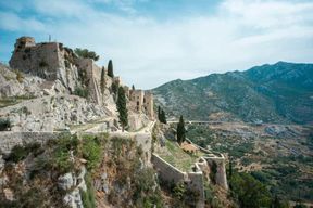 Split : Visite privée de la forteresse de Klis et de la grotte de Vranjača.