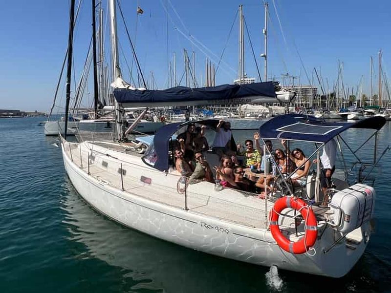 Week-end de navigation : Explorez la côte de Garraf depuis Barcelone